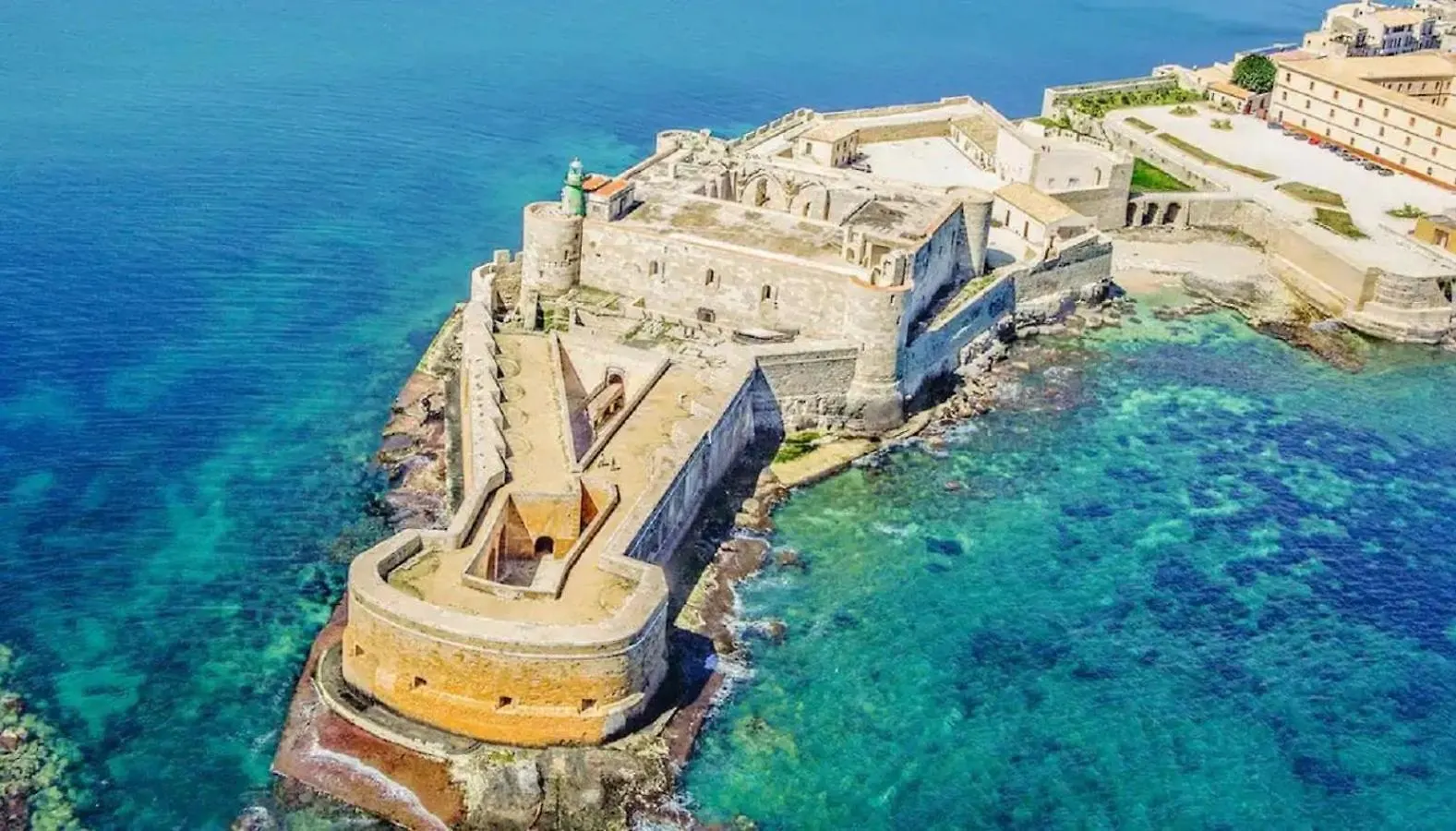 Independent Room Near Ortigia Island Syracuse